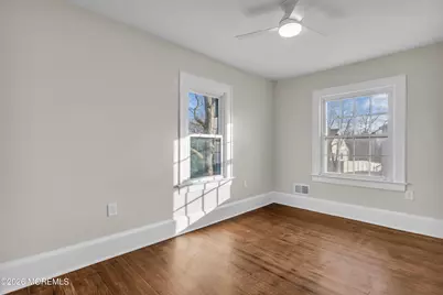 704 Oxford Way, Neptune Township, NJ 07753 - Photo 17