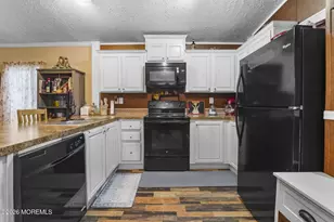 10 Citrus Ln, Howell Township, NJ 07731 - Photo 5