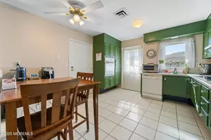 677B New Castle Ct, Lakewood, NJ 08701 - Photo 5