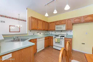 22 Foxwood Rd, Lakewood, NJ 08701 - Photo 15