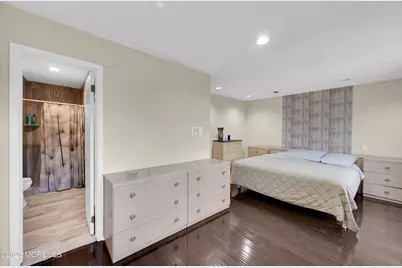 181 Clubhouse Drive, Middletown, NJ 07748 - Photo 19