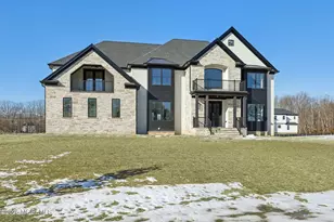 8 Hague Rd, Freehold, NJ 07728 - Photo 7