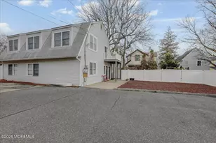 21 Washington St, Red Bank, NJ 07701 - Photo 3