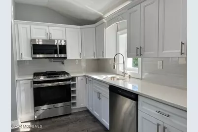 141 McKinley Avenue, Laurence Harbor, NJ 08879 - Photo 3