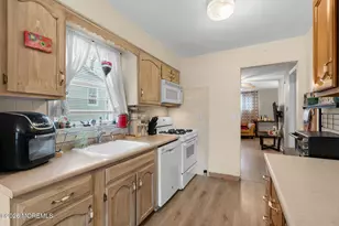 10 Central Avenue, Port Monmouth, NJ 07758 - Photo 9