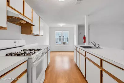 25 Des Moines Court, Tinton Falls, NJ 07712 - Photo 23