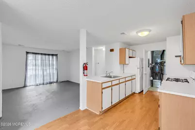 25 Des Moines Court, Tinton Falls, NJ 07712 - Photo 13