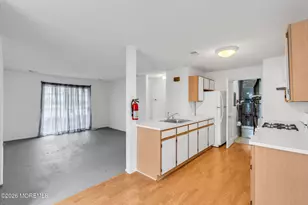 25 Des Moines Ct, Tinton Falls, NJ 07712 - Photo 13