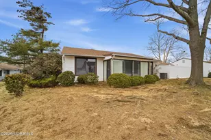 96 Salix Plaza, Monroe Township, NJ 08831 - Photo 3