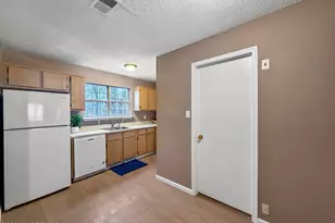 47 Carnaby Close, Freehold, NJ 07728 - Photo 7