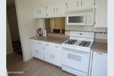 32 Lafayette Court, North Brunswick Township, NJ 08902 - Photo 5