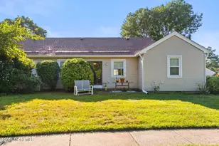 82 Parkway Dr, Freehold, NJ 07728 - Photo 5