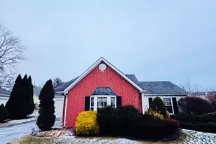 38 Morden Close, Freehold, NJ 07728 - Photo 5