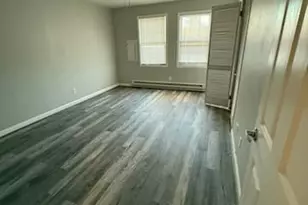 102 Broadgate Ct, Freehold, NJ 07728 - Photo 7