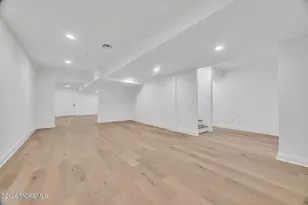 8 Saxon Ct, Freehold, NJ 07728 - Photo 51