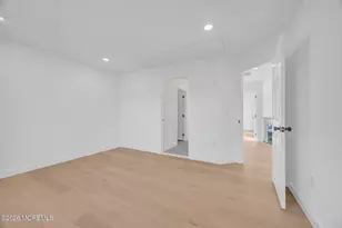 8 Saxon Ct, Freehold, NJ 07728 - Photo 45