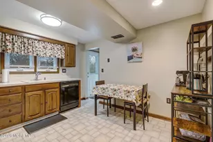 132 Apple Blossom Ln, Middletown, NJ 07748 - Photo 23