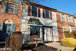 52 Claridge Ct, Freehold, NJ 07728 - Photo 3