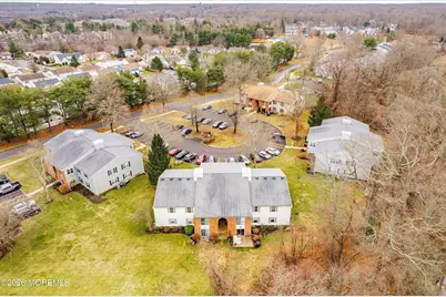 8-2 Seattle Court, Freehold, NJ 07728 - Photo 31