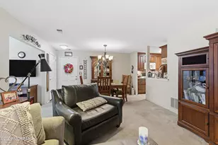 8-2 Seattle Ct, Freehold, NJ 07728 - Photo 11