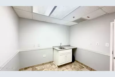 561 Cranbury Road #E, East Brunswick Township, NJ 08816 - Photo 9