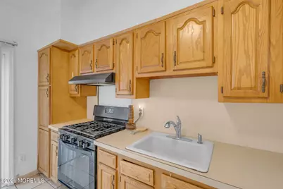 6 Lincoln Place, East Rutherford, NJ 07073 - Photo 19