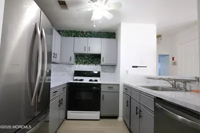 9 Crop Court, Tinton Falls, NJ 07753 - Photo 5