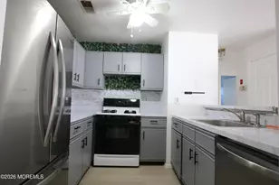 9 Crop Ct, Tinton Falls, NJ 07753 - Photo 5