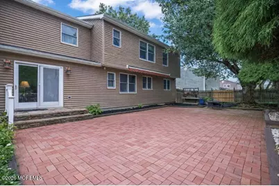 124 Sherwood Drive, Freehold, NJ 07728 - Photo 7