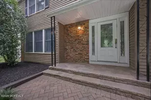 124 Sherwood Dr, Freehold, NJ 07728 - Photo 3