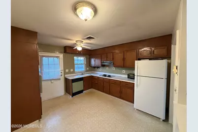 1237B Hamilton Court, Lakewood, NJ 08701 - Photo 9