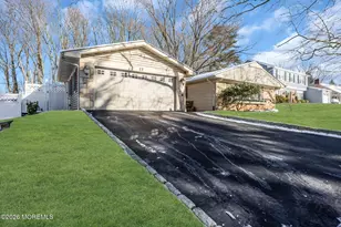 17 Idlebrook Ln, Aberdeen Township, NJ 07747 - Photo 3