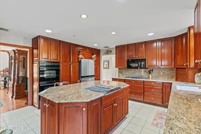 305 Woodview Court, Toms River Township, NJ 08755 - Photo 17