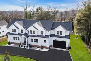 70 Valley Dr E, Atlantic Highlands, NJ 07716 - Photo 3