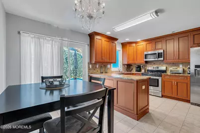 23 E Manor Sq Square, Highlands, NJ 07732 - Photo 9