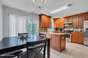 23 E Manor Sq Square, Highlands, NJ 07732 - Photo 9