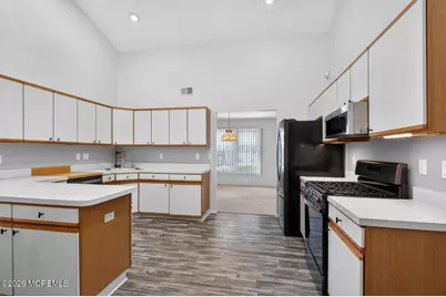 103 Maplecrest Drive E, Lakewood, NJ 08701 - Photo 13