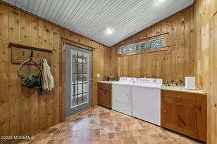 402 Main St, Manalapan Township, NJ 07726 - Photo 23