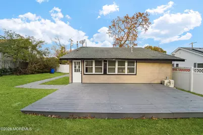 422 Forepeak Avenue, Beachwood, NJ 08722 - Photo 11