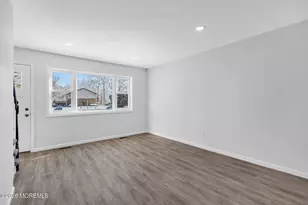 1304 Victoria Ct, Brick, NJ 08724 - Photo 5