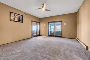 22 Hickory Ln, Freehold, NJ 07728 - Photo 5