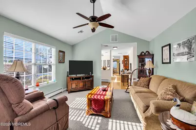 39 Strawberry Lane, Lakewood, NJ 08701 - Photo 5