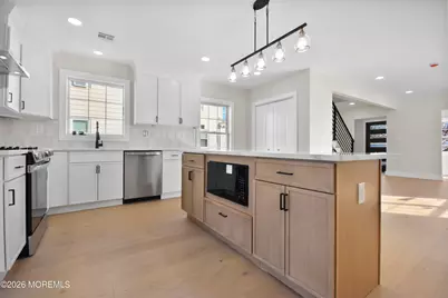 715 Stuyvesant Avenue, Lyndhurst Township, NJ 07071 - Photo 13