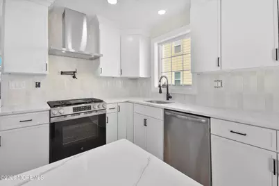 715 Stuyvesant Avenue, Lyndhurst Township, NJ 07071 - Photo 11