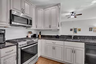 515 Sophee Ln, Lakewood, NJ 08701 - Photo 17