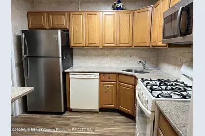 12-7 Phoenix Court, Freehold, NJ 07728 - Photo 3