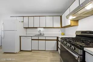 99 Woodmere Dr, Sayreville, NJ 08859 - Photo 19