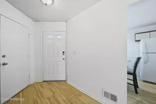 99 Woodmere Dr, Sayreville, NJ 08859 - Photo 5