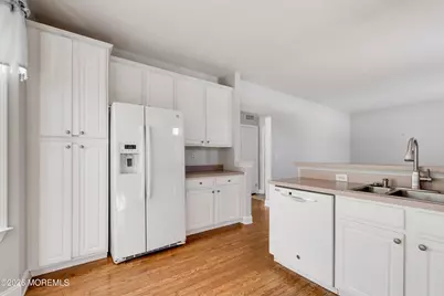 165 Shinnecock Drive, Manalapan Township, NJ 07726 - Photo 13