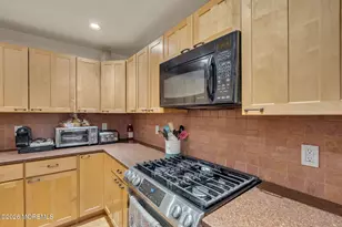 22 Franklin Pl, Morristown, NJ 07960 - Photo 15